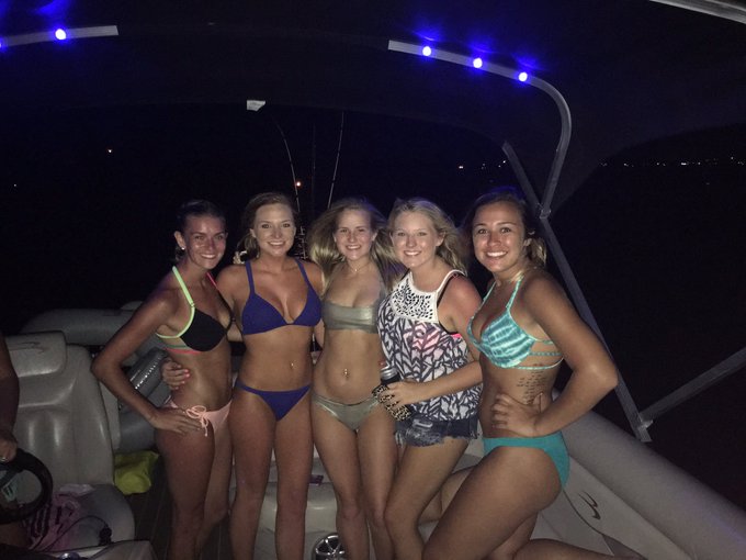 Fourth of July weekend 💙🤘🏼💥❤️ https://t.co/QxCLbVJMTs<a href="/tag/vegas21"class="tags"><span>#vegas21</span></a>