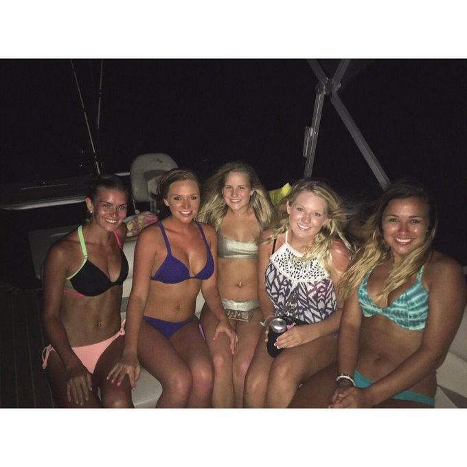 Fourth of July weekend 💙🤘🏼💥❤️ https://t.co/QxCLbVJMTs<a href="/tag/sohappy"class="tags"><span>#sohappy</span></a>