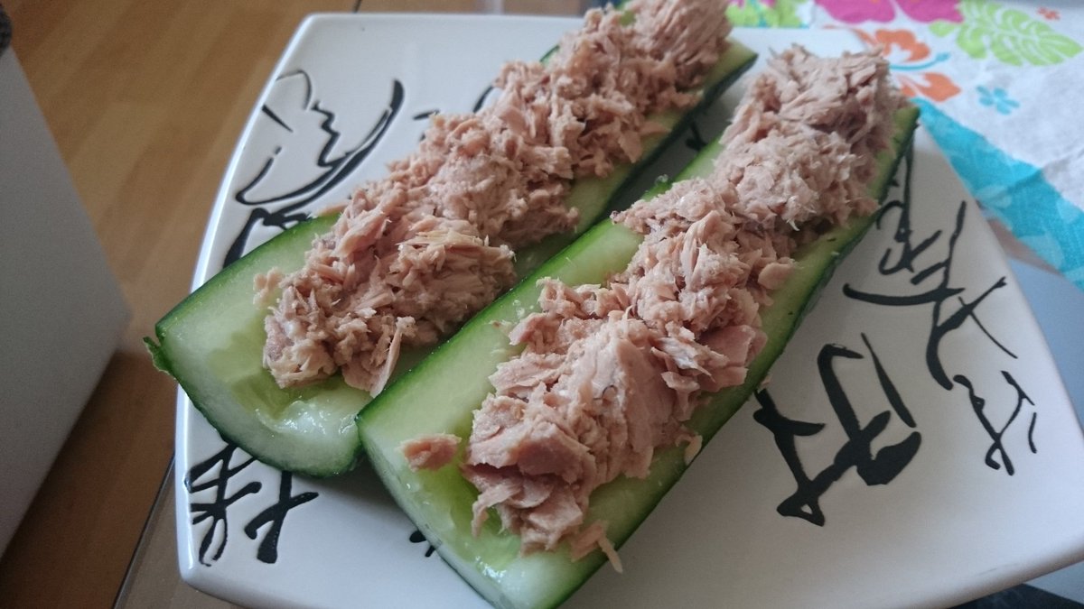 FairyNailsChris's tweet photo. Diet for a better health and to get fit again works out very well... Lost almost 12 pounds in 3 weeks #lowcarb https://t.co/IO2DKr7Dxt