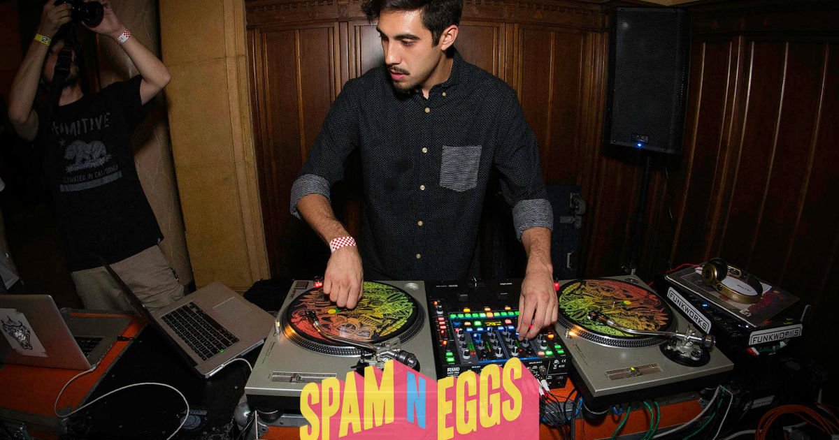 DJcity's tweet photo. Listen to @zomanno's hip-hop mix for the #DJcityPodcast https://t.co/6xlq3FRt3I https://t.co/dmboSFLvNe