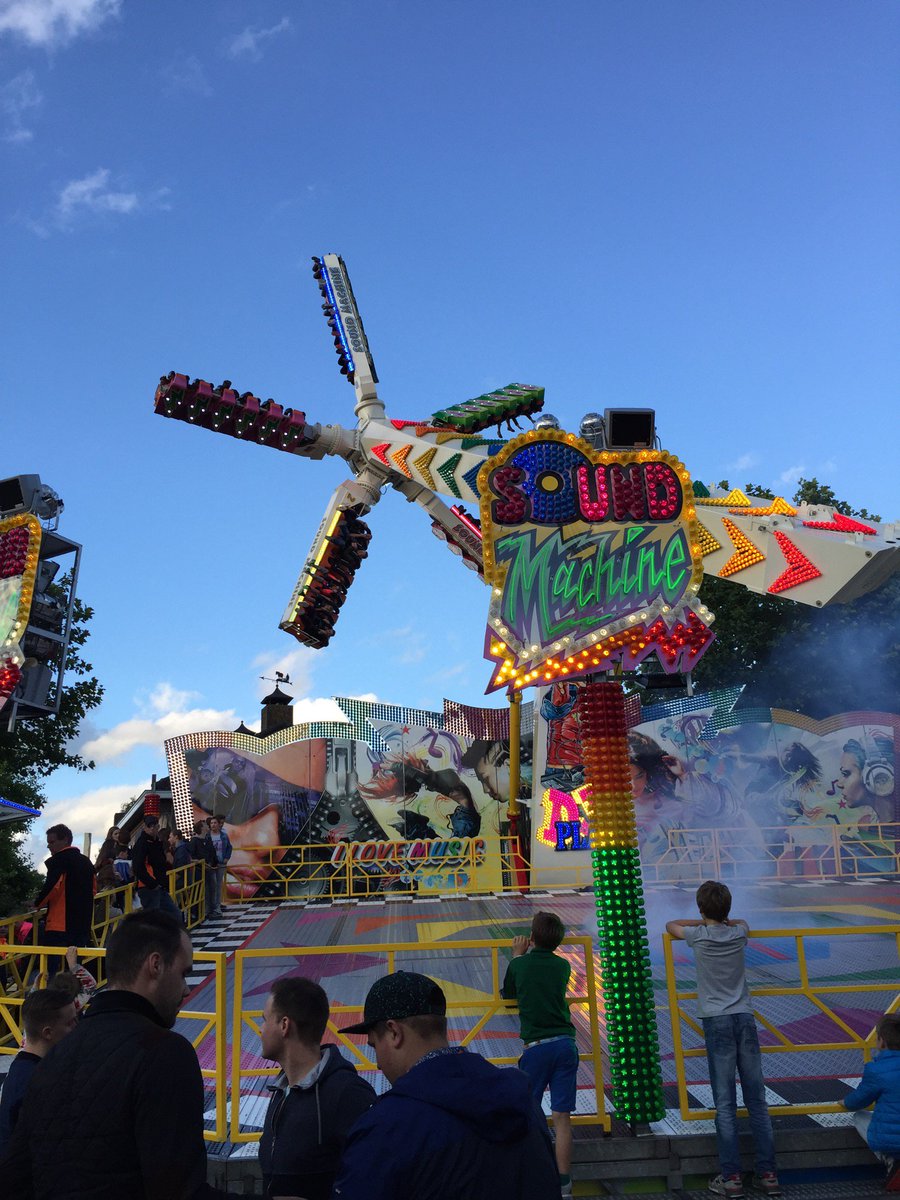 Mega Tsunami, mega XXL Friet, mega worsten en mega druk <a href="/BestKermis/">Best Kermis</a> weer uitstekend georganiseerd door <a href="/GemeenteBest/">Gemeente Best</a>