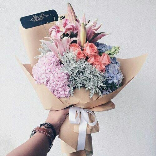 lifechooses's tweet photo. ✧choose one✧ https://t.co/JZfAcLFTk1