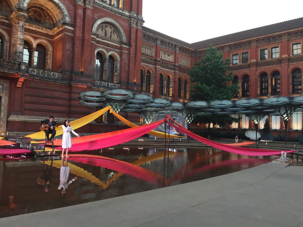 SevenEventsUK's tweet photo. Floating #SW7Event @SternbergClarke https://t.co/i0BQWUnXcu