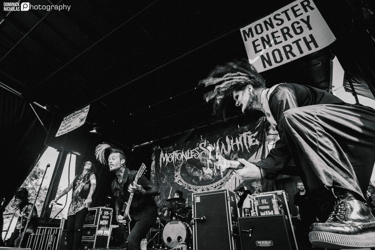 Dom_Captures's tweet photo. #motionlessinwhite killing it at warped tour west palm beach. See more at https://t.co/KdDsvKmqJr https://t.co/BQF6UBYZKt