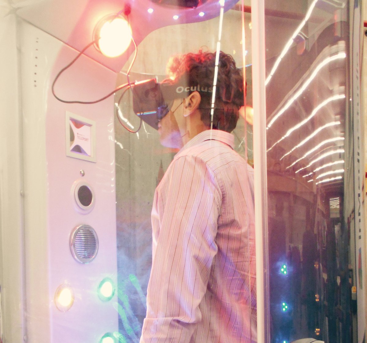 Olorama's tweet photo. Teletransportate y siente otra realidad https://t.co/OLSe2oCfSE #inmediastudio #tech #sense #experience https://t.co/ASTNmluEAr