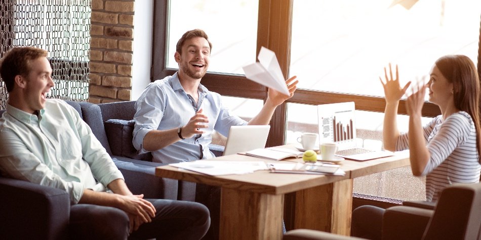You think providing a #happier #workplace for employees is important? We do too! hubs.ly/H03xfxJ0