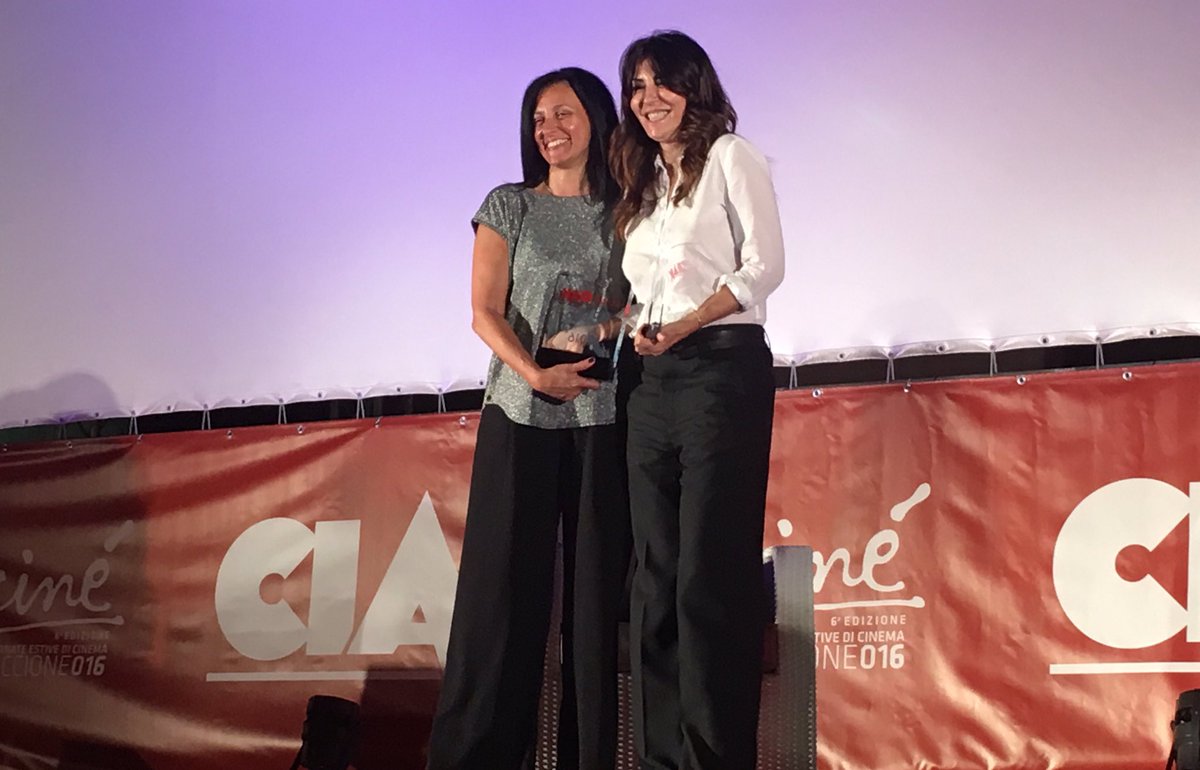 Il sindaco di #Riccione consegna il Premio Absolut Comedian a Sabrina Ferilli <a href="/cinegiornate/">Ciné Giornate</a> <a href="/ciakmag/">CIAK</a>