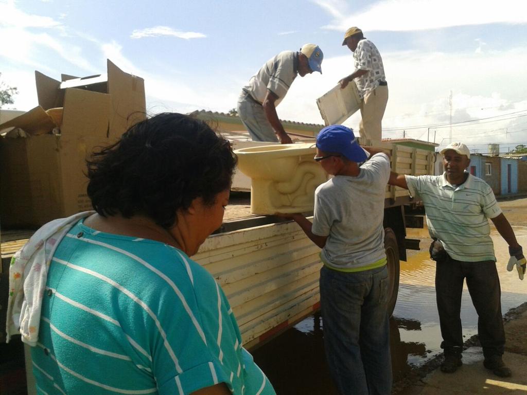 GMBNBT_Falcon's tweet photo. Recolección de material sustituto de los corredores #BarrioNuevoTricolorFalcon https://t.co/viAs1mhr0D