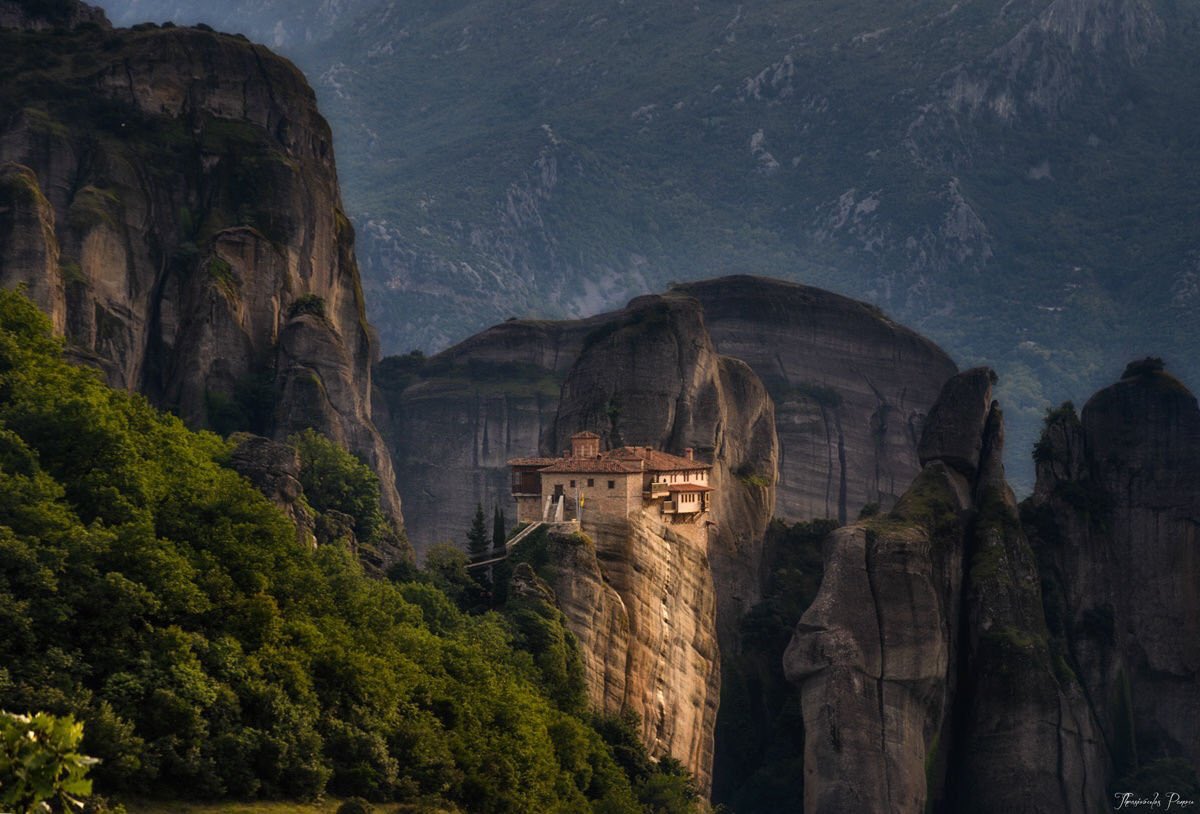 AwesomeEarthPix's tweet photo. Giant Rocks in Greece | Photography by ©Thrasivoulos Panou https://t.co/EuNrdSKHYg