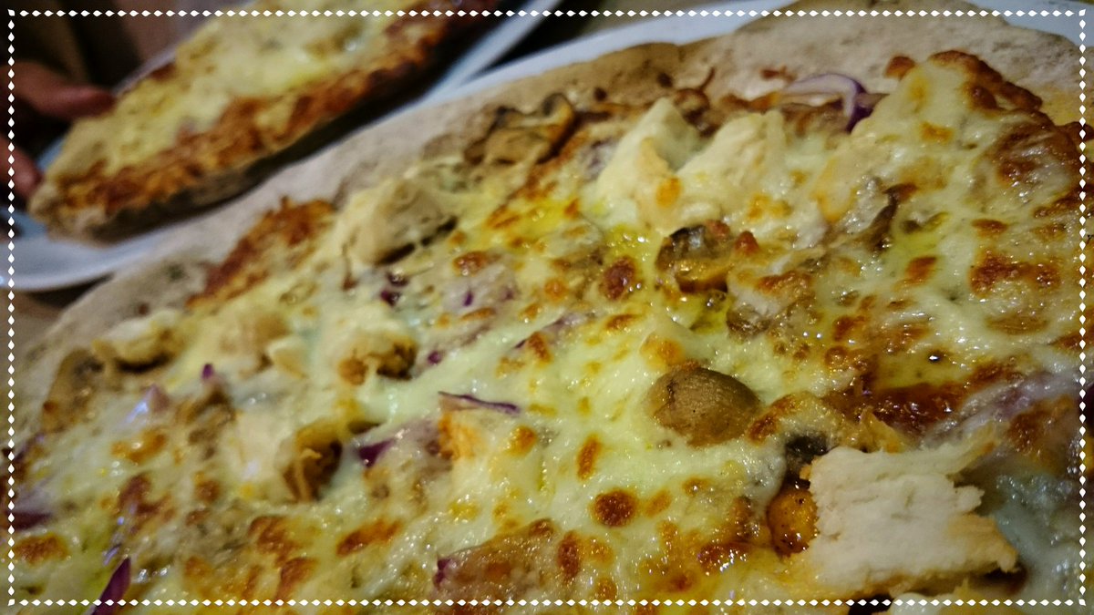 MattandCat's tweet photo. #Cheese #Chicken #Chops #NotChops https://t.co/VjcbRfeQc3