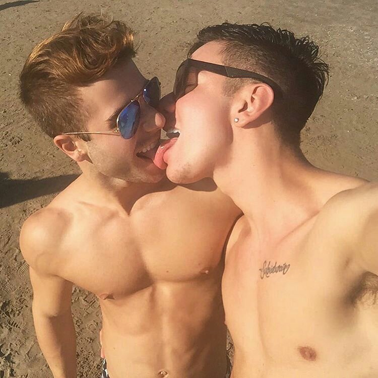 Ourgaylove's tweet photo. You make me thirsty. Let me drink you up... 😝💦

#ourgaylove #LoveIsLove #BEINGaTOP

https://t.co/1AmFgEfIq9