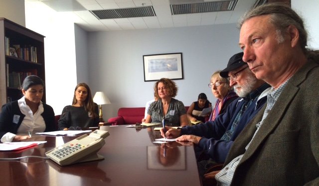 NonGMOProject's tweet photo. One of our board members has been meeting with Senator Dianne Feinstein of California today to oppose the DARK Act! https://t.co/Y9kM973EAd