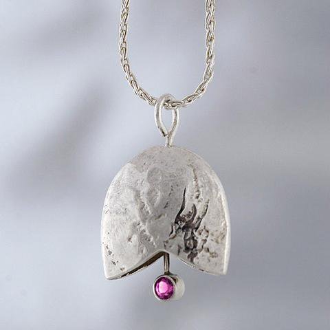 shopdan330's tweet photo. View our Breast Cancer Bell Collection for all of the amazing survivors out there 
https://t.co/99fGcbar6D https://t.co/wWLbo3RuhD