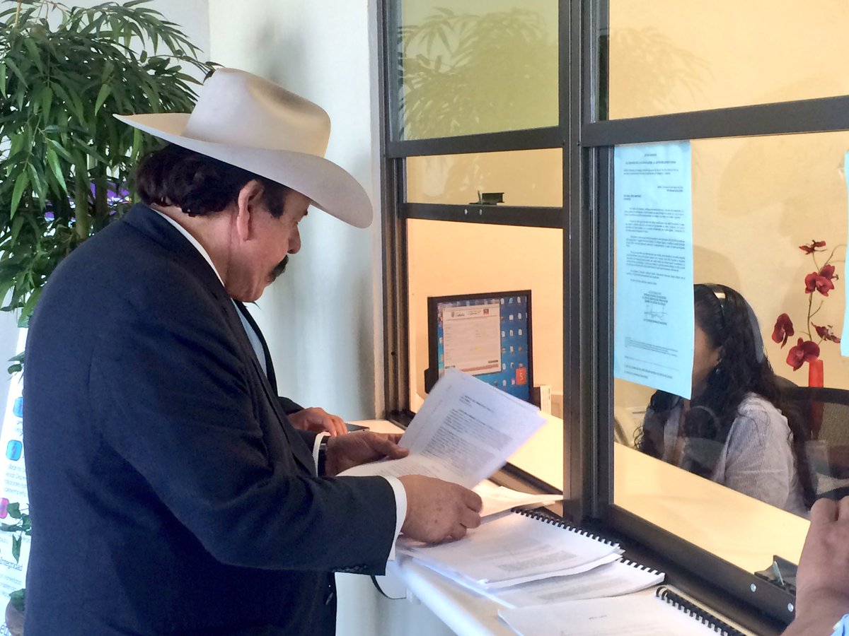 uncafeconcecygu's tweet photo. Presente denuncia contra Gobierno de @rubenmoreiravdz por operaciones con recursos de procedencia ilícita. #Saltillo https://t.co/pEYIUYubLW