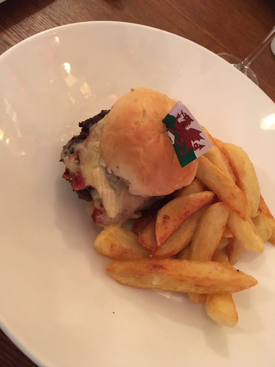 Rhy5Huw's tweet photo. Enjoyed my 'Wales Team Together Stronger Burger' at #Valans this evening!! 🍔🔴⚽️
Ready for CR7 and his crew now. https://t.co/eKirkGmWNT