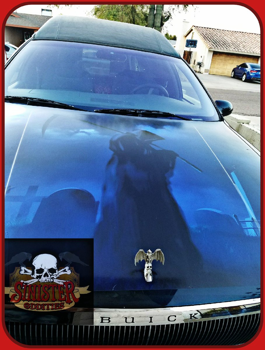 sinisteroddity tweet picture