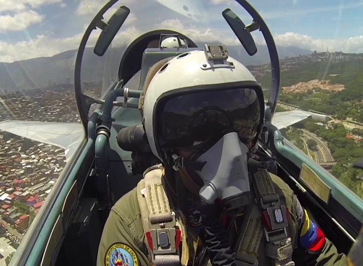 VTVcanal8's tweet photo. Pilotos de la Aviación Militar: 2016 año de resistencia y esperanza ¡Viva la Patria! https://t.co/xuYOHR6iKp https://t.co/e1mKZdrA1L