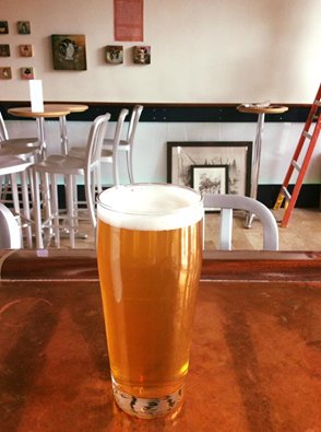 DeepDraftBrew's tweet image. Tuesday means #HappyHour for our City Park West friends! Stop by after work for a pint of Gunslinger One Hop IPA.