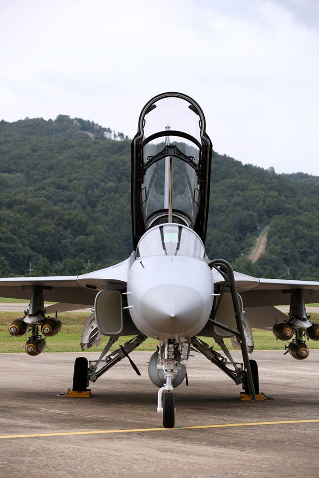 FAA_Ofc's tweet photo. KAI FA-50, uno de los tantos modelos ofrecidos para dotar a la Fuerza Aérea Argentina. https://t.co/uzC02f0U9R