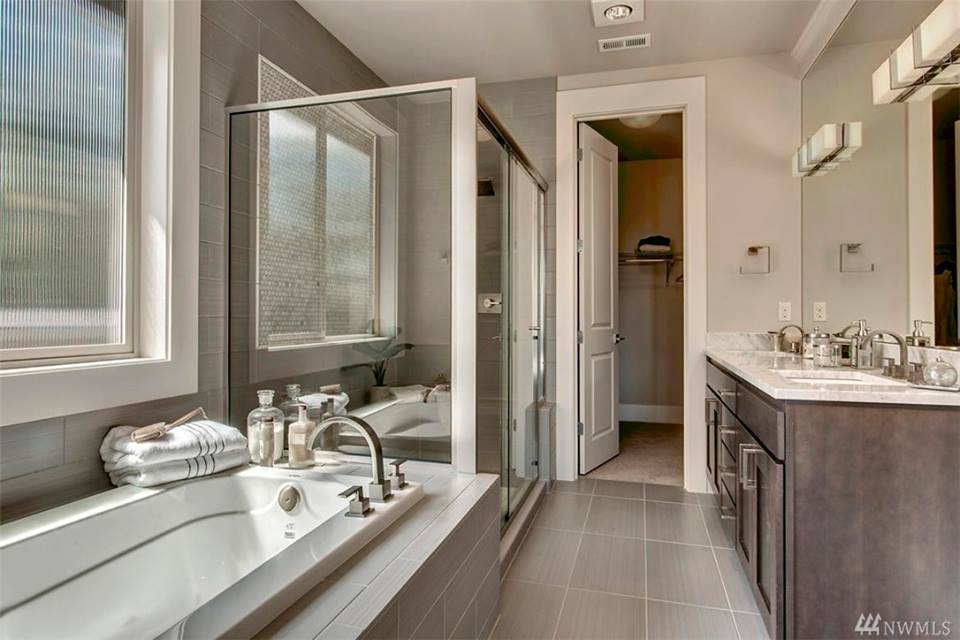 Traditional Design (W1) #bathroom #design #color #contemporary #modern #dreamhome #urbandesigncenter