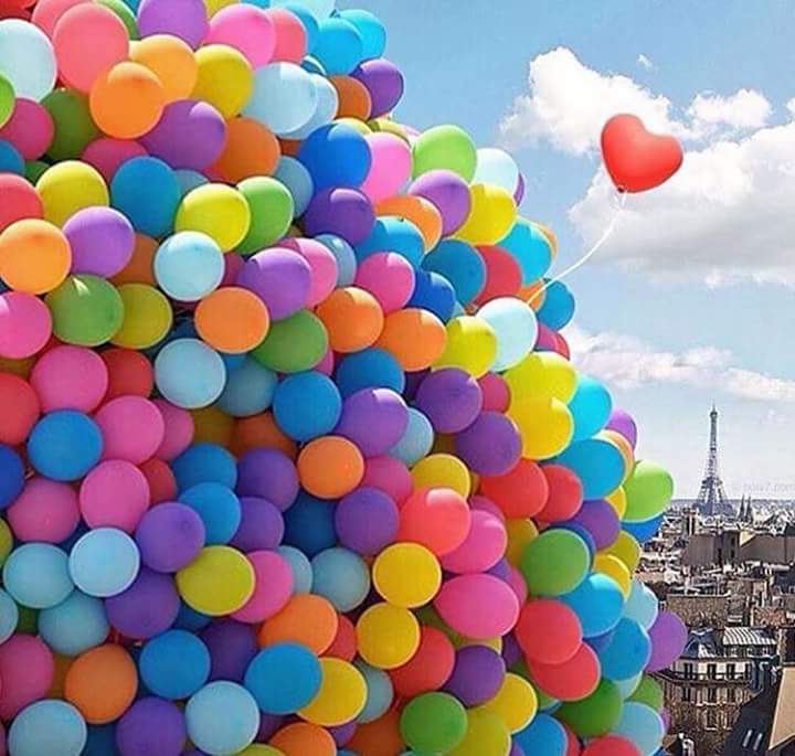 bayram herkesin çocuklugudur, dertsiz ,tasasız , kaygısız...