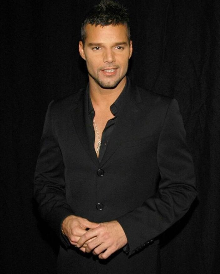 jpus_br's tweet photo. @ricky_martin #Boricua #FlashBackStyle #Sexy ❤❤❤ https://t.co/rpDck5Dknj