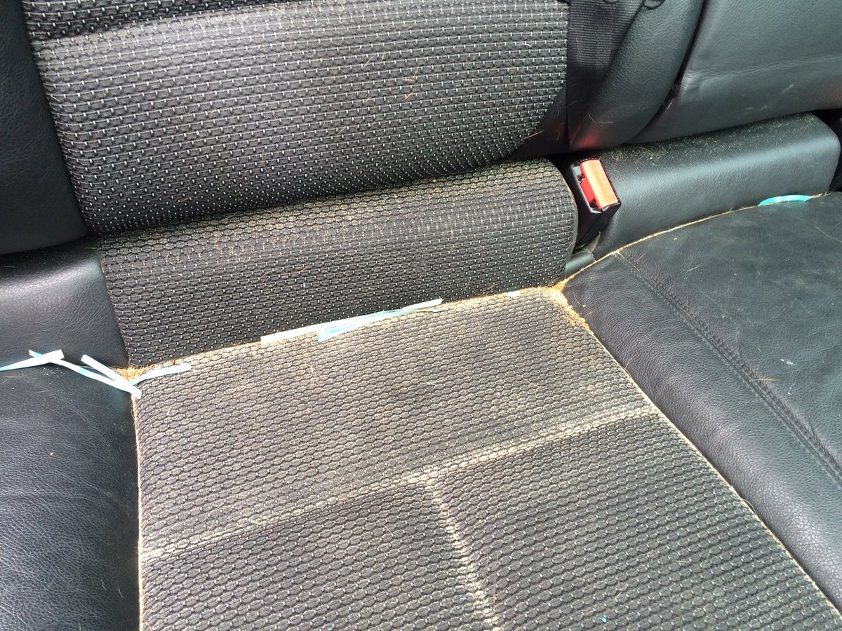 ValetingAuto's tweet image. Peugeot 407sw. Sièges Arrière, aspiration de la terre et nettoyage au Karcher Puzzi 8/1c.
#valeting #detailing