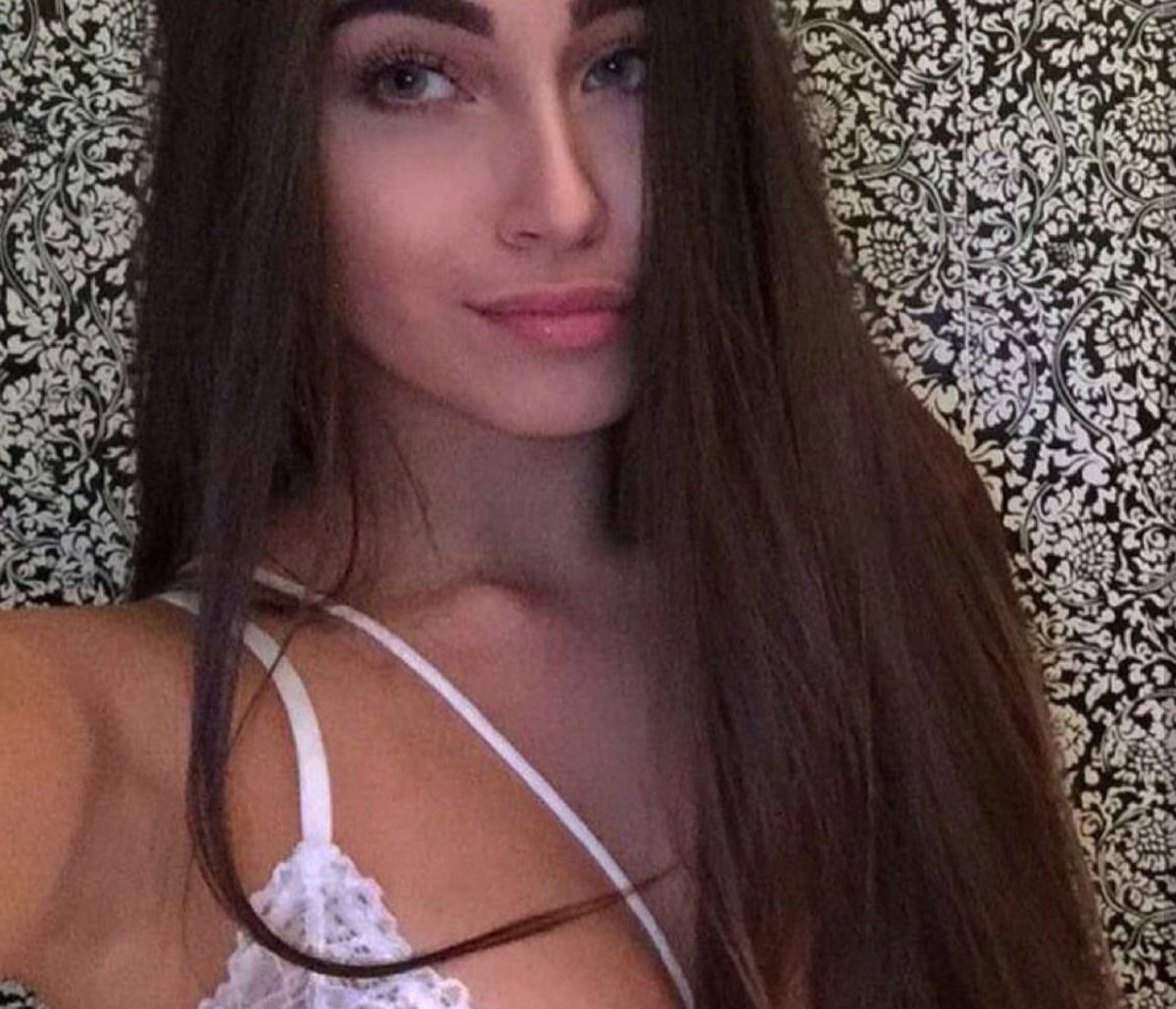 LSTIanGamer's tweet photo. Sorry @BSweetyB tengo k hacer aquí os dejo fotos de laura https://t.co/85oyjtXzPz