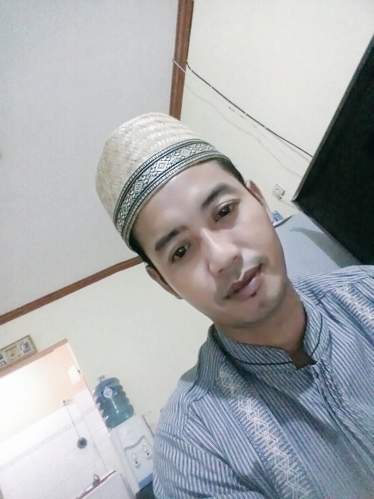 Ronijutop2's tweet photo. Selamat hari raya idul fitri, bagi yg merayakan. https://t.co/1lXogiYs8x