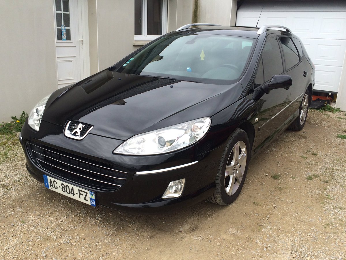 ValetingAuto's tweet image. Nice 407sw Vaccum and washed by Karcher MV2 and  Puzzi 8/1c Pro. Dressing with PB Natural Look #valeting #detailing