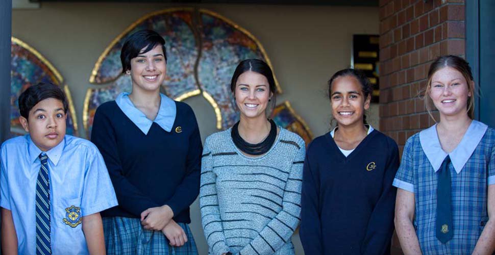 TheQCT's tweet photo. Ashlee Gale is proud of her culture. As a teacher, she's a powerful role model: https://t.co/TsFPAlXooX #NAIDOC2016 https://t.co/ntPNWnSVuU