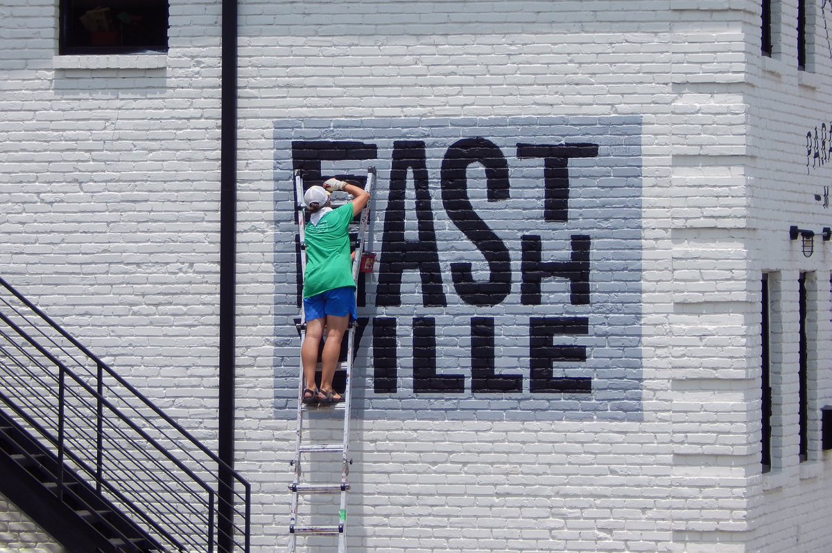 kevinmason's tweet photo. Just say NO to bare brick walls... #eastnashville #mural https://t.co/LQlJ7fwjpC