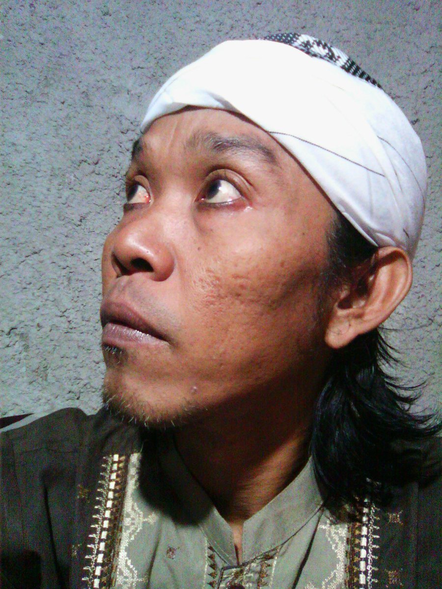 galuh_BS76's tweet photo. Mandi junub jgn lupa,,, sebelum sholat woy,,, https://t.co/K77ZVoZOyg