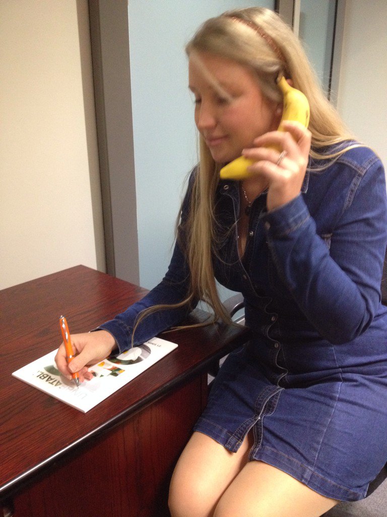 elisewenden's tweet photo. @S_Crase #backtowork Good afternoon office of MrBananaPeel Peter speaking sorry Elise's at lunch https://t.co/vZfdGLnfX6