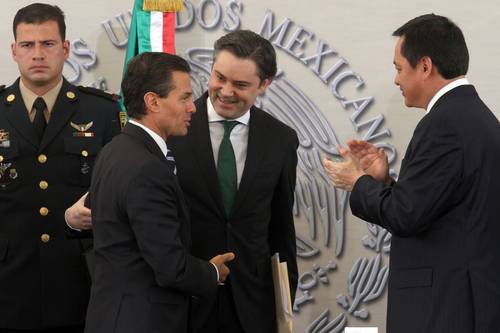 epigmenioibarra's tweet photo. Alerta! Preparan Osorio y Peña nueva escalada represiva contra el magisterio. No+Represion DialogoYa https://t.co/qjMaANgLLT