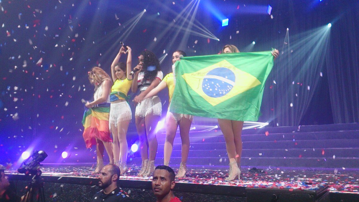 y_idetaa's tweet photo. BEST DAY OF MY LIFE!!! THANK YOU SO MUCH GIRLS @FifthHarmony  I'LL NEVER FORGET THIS SHOW 💜💜💜💜 https://t.co/3rN6Xx6b5s