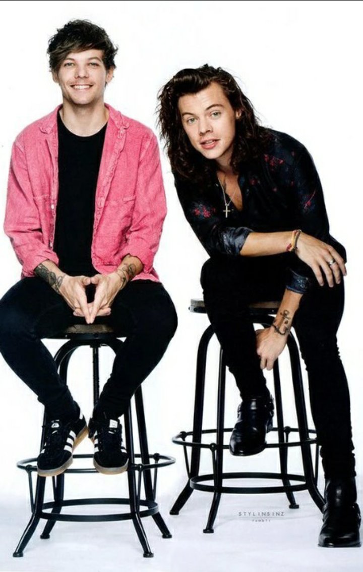 LarentsBaby's tweet photo. I need help!

#LarryStylinson #larryconfirmed #LarryIsReal #LongLiveLarry #HarryStyles #louistomlinson https://t.co/N3E3uDSBUb