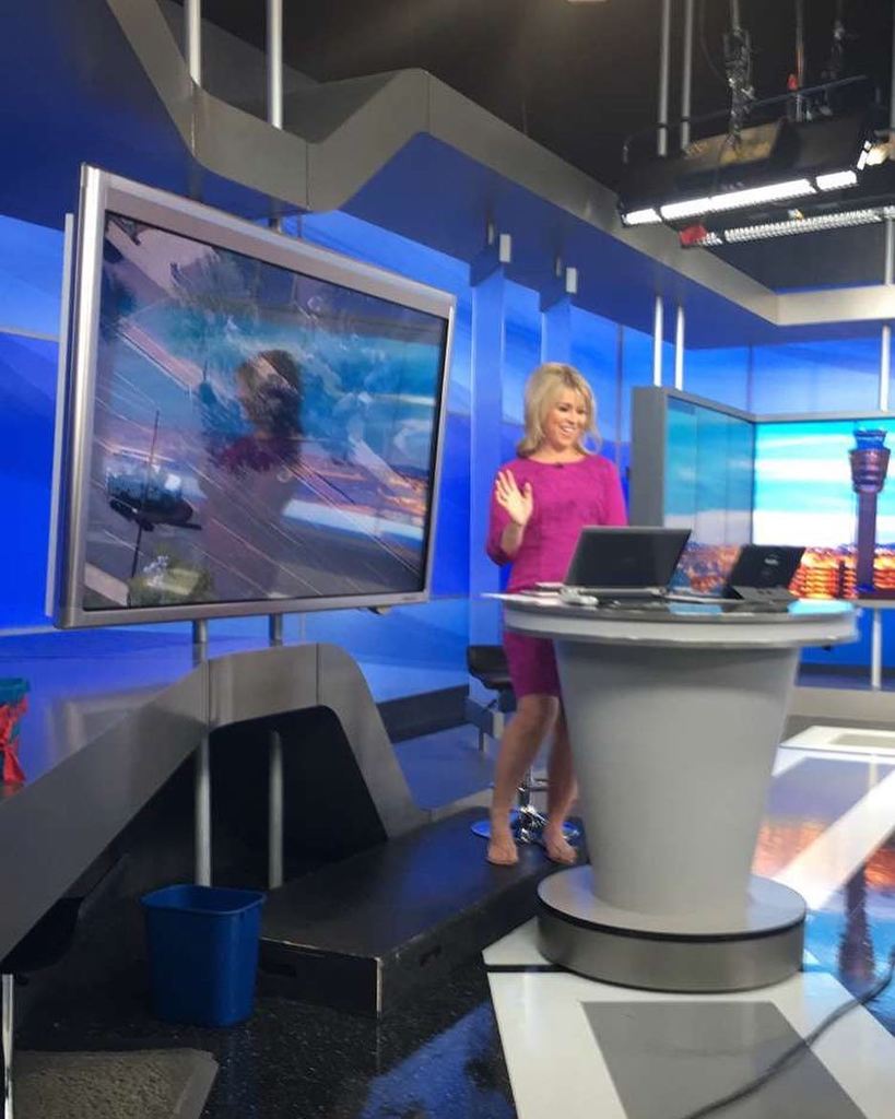 katieraml's tweet photo. Hi! From the Live Desk!
(Flip flops + Box = Juuuuust right!) #producerview 
#behindthescen… https://t.co/7VOFYqQaVo https://t.co/dasOLhRBCm