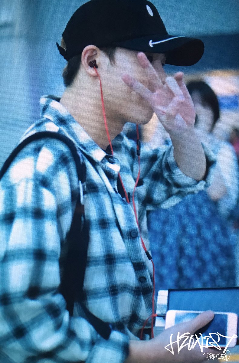 heonistnet's tweet photo. 160706 출국 #주헌 #몬스타엑스 @OfficialMonstaX https://t.co/QgQcTbXU8H