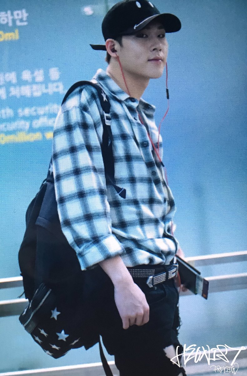 heonistnet's tweet photo. 160706 출국 #주헌 #몬스타엑스 @OfficialMonstaX https://t.co/lTbuYHCMUG