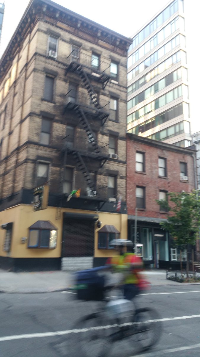 DellanyPeace's tweet photo. I can see our #femaleactionhero racing up this #fireescape @MirandaSajdak how to get it to L.A.? #locationscouting https://t.co/d2aMVAat14