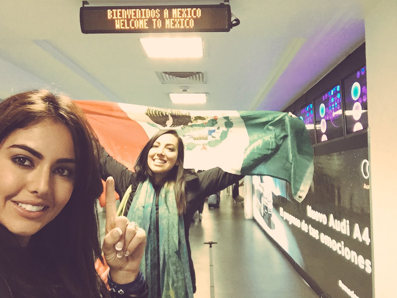 Ya llegaste @SetarehKhatibi ahora voy yo saliendo!! Allá nos vemos #MÉXICO HERE WE COME ??✈️?? https://t