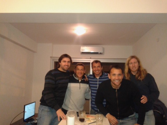 EstebanDei's tweet photo. despidiendo al loco @Eliasivanbazzi te deseamos lo mejor siempre,ramasco, @gatomotta @Faku_vega y yo ja ja https://t.co/hj34212ZQ8