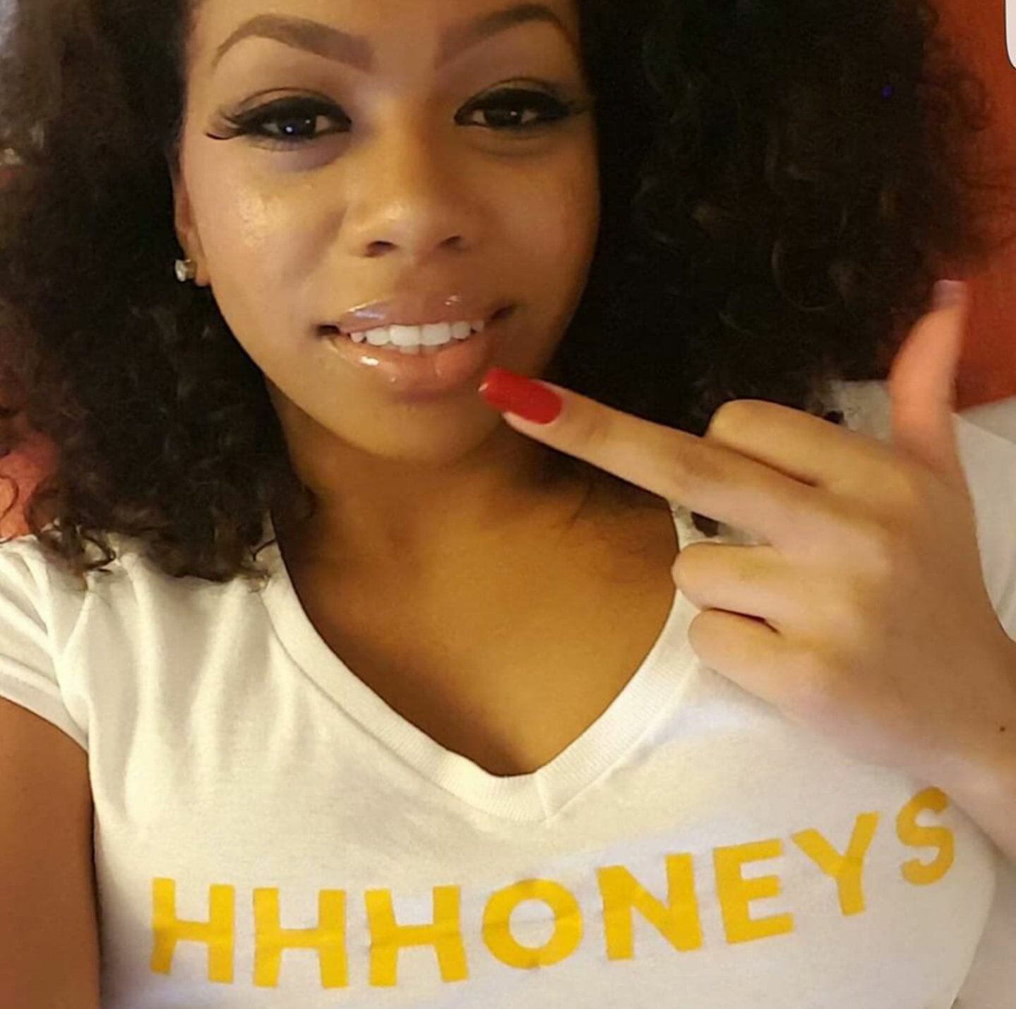 HHHoneys on X: Awww... Isn't that cute, the cock bags that try to steal  from me also follow. My girl has some choice words for you  t.colWgkUnUBbq  X