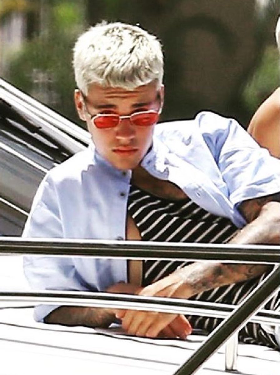 bizzlespurposee's tweet photo. im in love with him #Miami #JustinBieber https://t.co/P7iv5nVumY