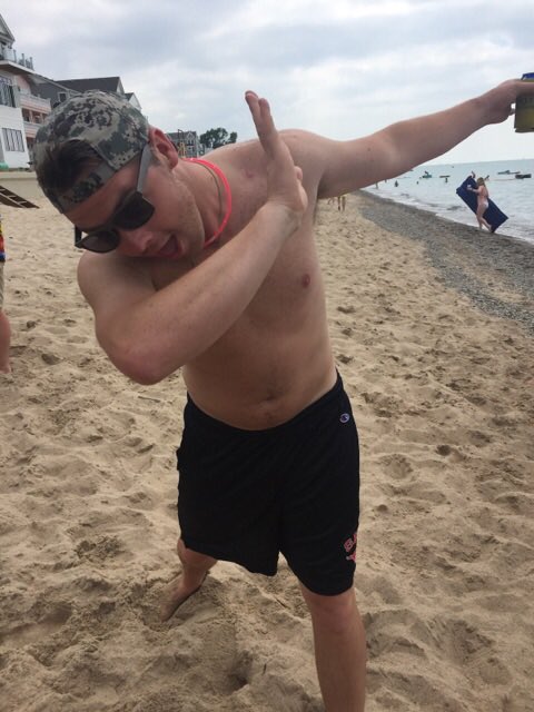 ayyochazzay's tweet photo. @ZachMiles2 @abergasm @AHattenhauer @blakej891 @hbobillo @icebergbergan @PardonMyTake #PowerDab https://t.co/Bjcw100u1v