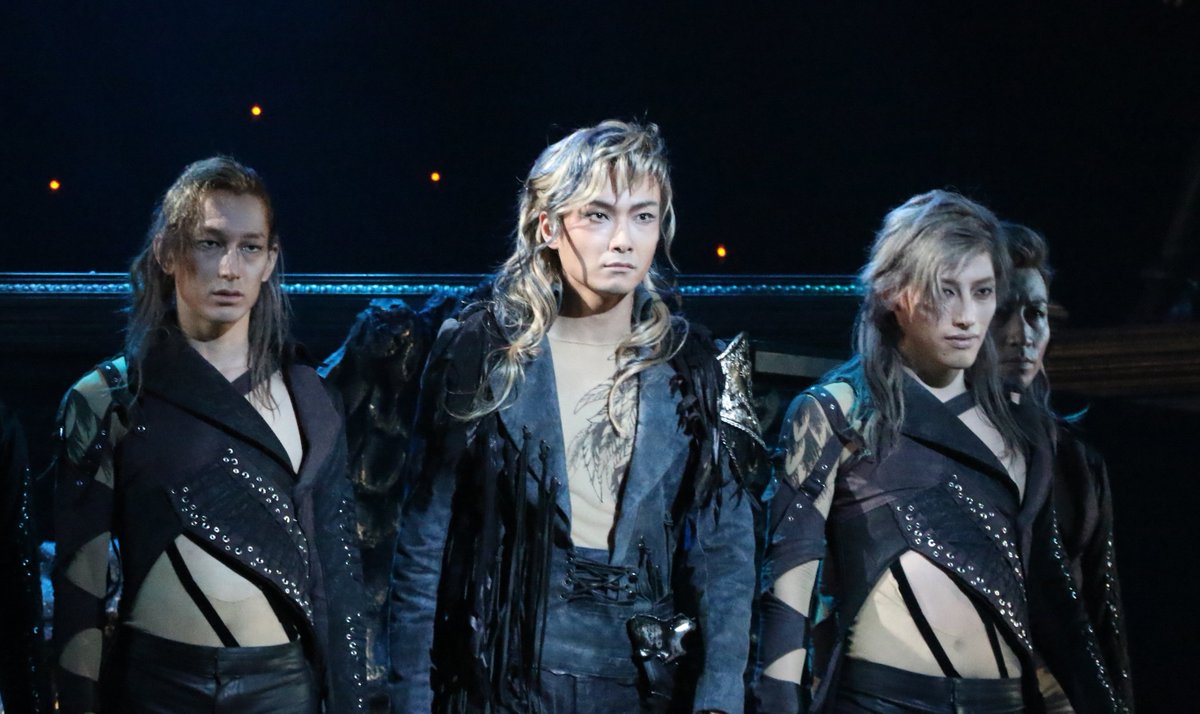 東宝演劇部 على تويتر 本日7 6 水 は 帝劇にて絶賛上演中のミュージカル エリザベート でトート役を演じている井上芳雄さんの誕生日 おめでとうございます T Co Fqpgq3hf17