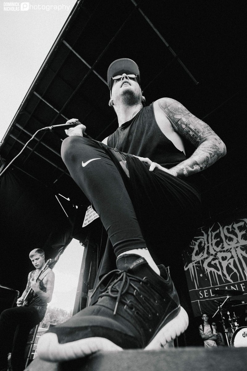 Dom_Captures's tweet photo. Up front with Alex of #ChelseaGrin  See more photos from warped tour west palm beach at https://t.co/998vL6xesT https://t.co/xVymUU5wVG