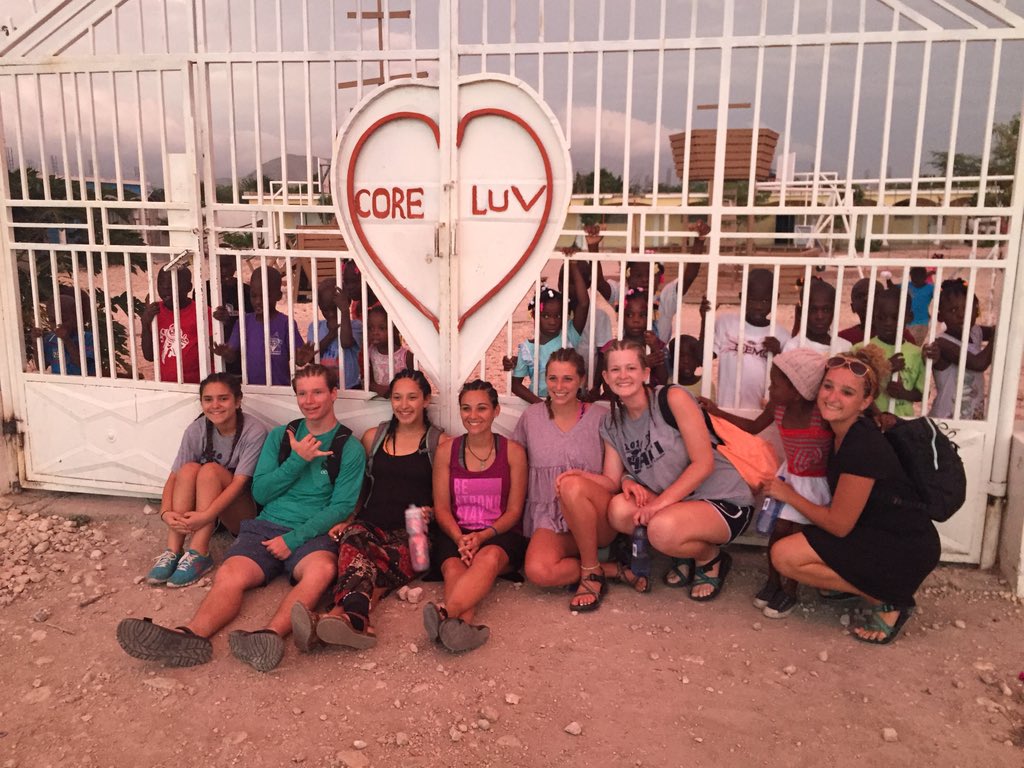 jennarmelendez's tweet photo. day two with the little ones❤️ #coreluv #defendtheorphans https://t.co/wXCPtkv1mA