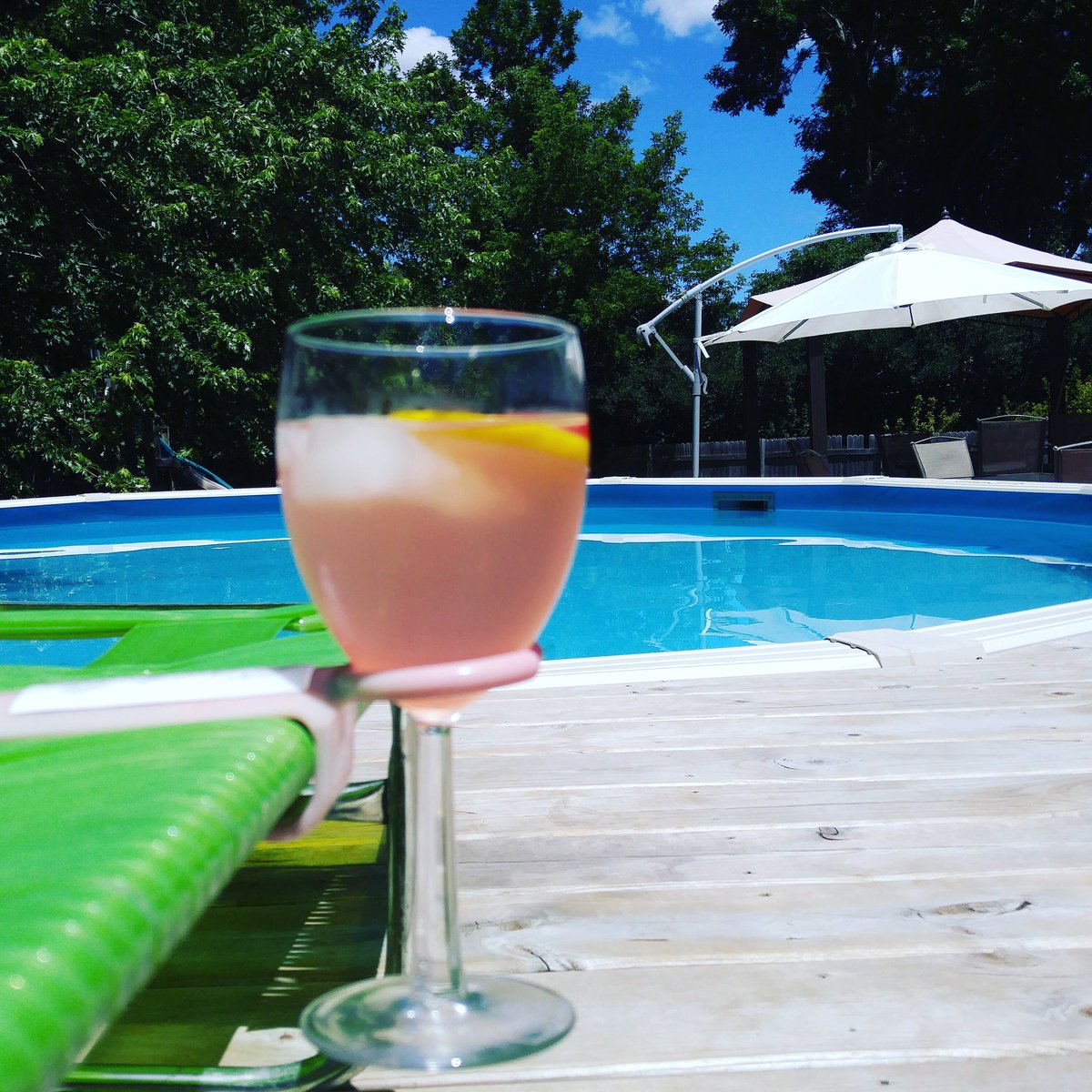 thewinehook's tweet photo. Here's hoping for a relaxing week #summer #poolside #punch #water #lounger #thewinehook #sistersips https://t.co/gnNbPOkH4m